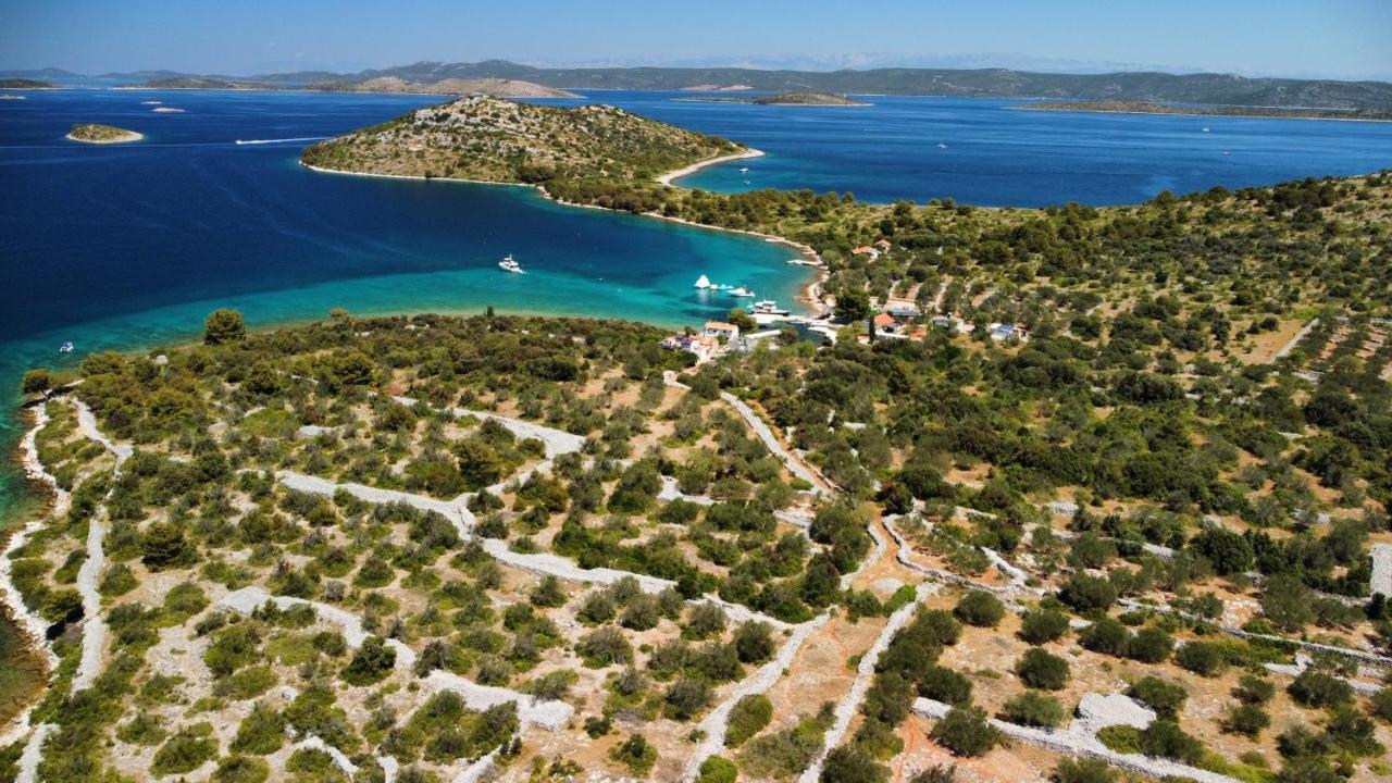 Beach House Danica - Resort & Tavern Bain, Free Transport, Pool, Island Of Zut - Kornati Pristanisce Екстериор снимка