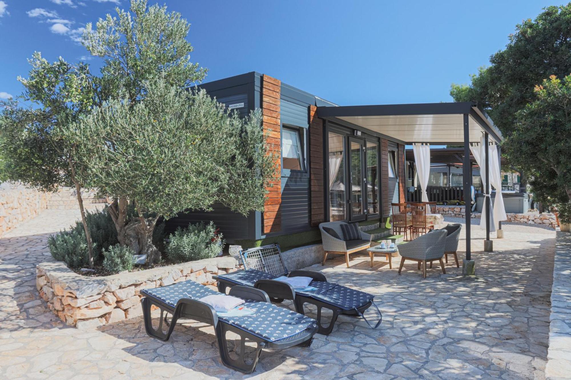 Beach House Danica - Resort & Tavern Bain, Free Transport, Pool, Island Of Zut - Kornati Pristanisce Екстериор снимка